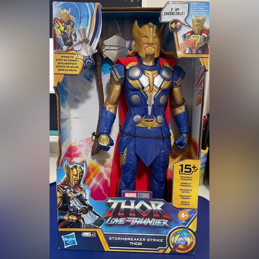 Marvel Thor Blue and Gold Action Figure Playset